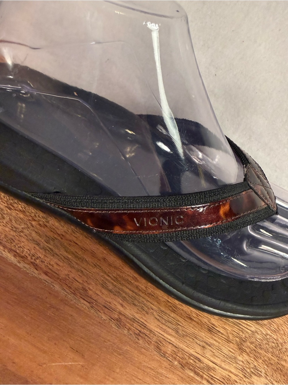 Vionic Tide II Sandals in Brown and Black Size 7 - Picture 6 of 11